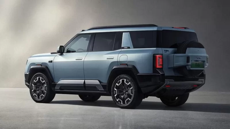 مقارنة أسعار ومواصفات: جيتور G700 و بي واي دي ليوبارد 8 في الإمارات