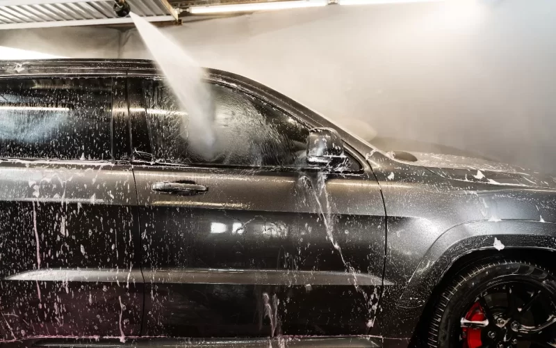 غسيل السيارات في الشتاء: استثمار في قيمة سيارتك