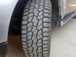 دليل مقارنة: إطارات سايلون ودنلوب - اختيار الإطار المناسب في الإمارات