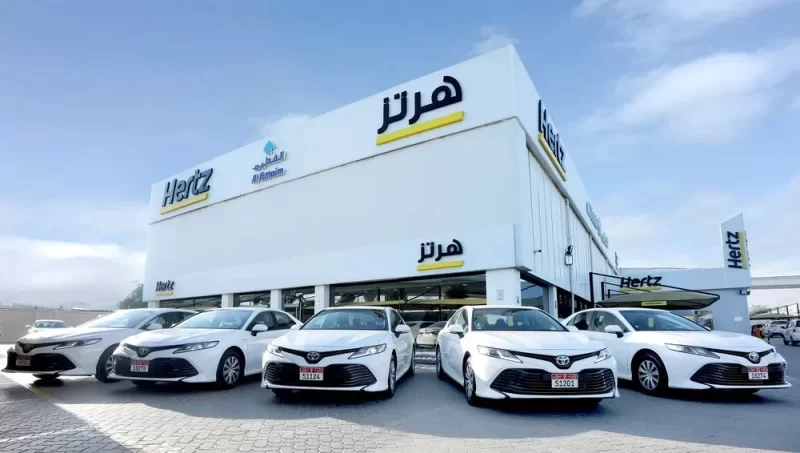 أسطول هيرتز من السيارات الكهربائية: شراكات استراتيجية وفرص نمو