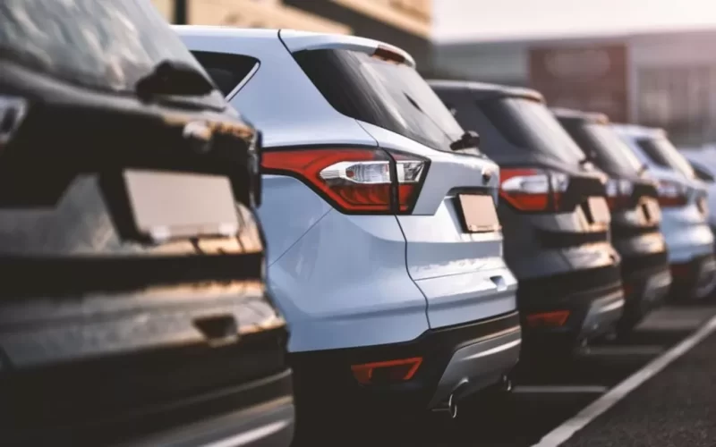 سوق العوير للسيارات: كل ماتريد معرفته عن سوق السيارات في دبي