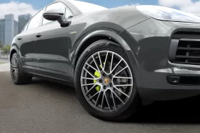 إطارات بورش كايين: كل ما تحتاج معرفته في الإمارات