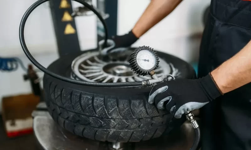 إطارات السيارات: دليل مقارنة النيتروجين بالهواء المضغوط