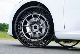 إطارات السيارات الكهربائية: مستقبل تكنولوجيا الإطارات