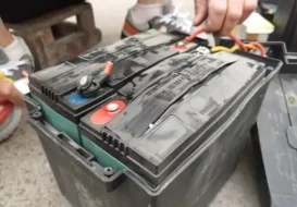 التخلص الآمن من بطاريات السيارات: نصائح وإرشادات