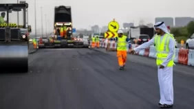 تجنب انقطاع السبل: صيانة دورية تحميك على طرق الإمارات