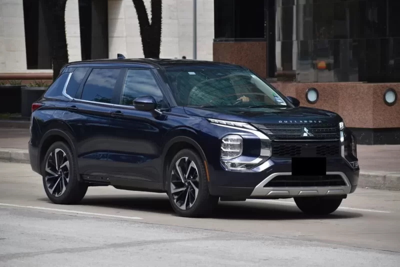 سيارات الدفع الرباعي الفاخرة في الإمارات: استعراض شامل للأسعار والمواصفات