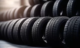 إطارات السيارات في الإمارات: دليل المقارنة والاختيار