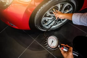 كيف تضمن سلامة إطارات سيارتك خلال الجامعة؟