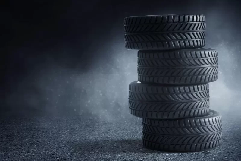 استثمارات وفرص: نظرة على سوق الإطارات في الإمارات عام 2025