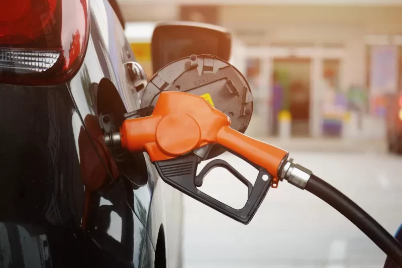 الخلاصة: أسعار الوقود في الإمارات وتأثيرها على المستهلكين - أكتوبر 2025