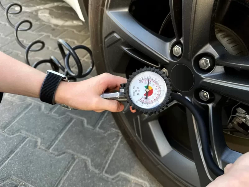 نظام مراقبة ضغط الإطارات: الحل الأمثل لضغط الإطارات المثالي