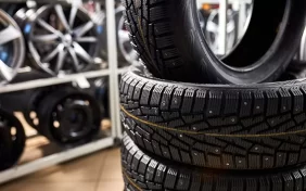 إطارات السيارات عالية الأداء: نصائح للحفاظ عليها في مناخ الإمارات