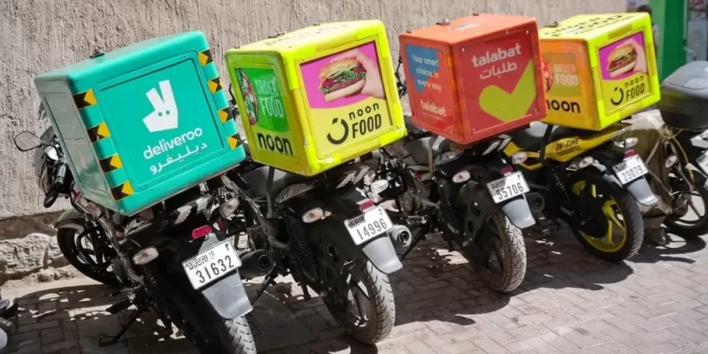 كل ما تريد معرفته عن قوانين التوصيل في الإمارات 2025