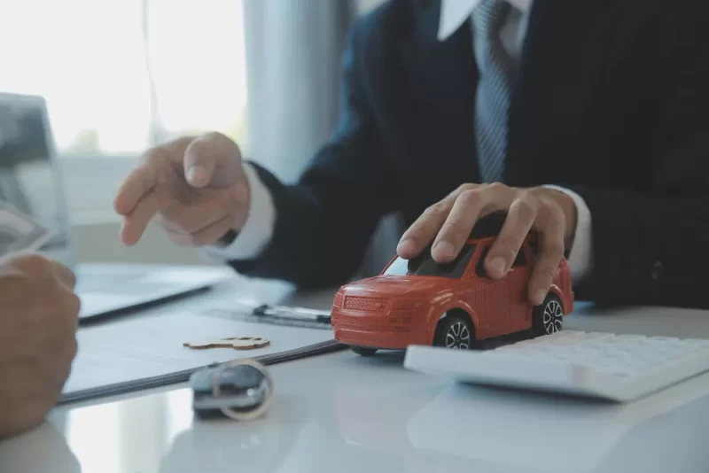 تأمين سيارتك في الإمارات: دليل مبسط وسريع