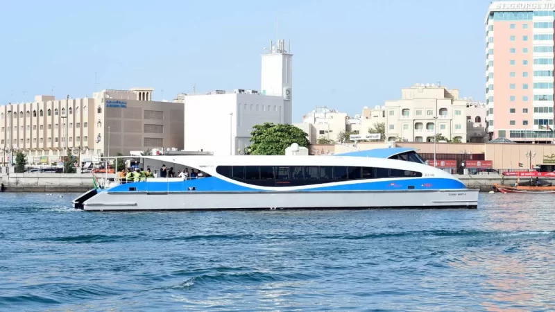 التنقل بين دبي والشارقة: كل ما تحتاج معرفته