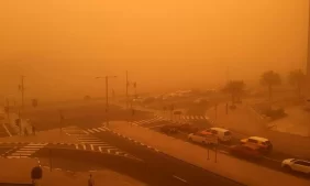 كل ما تحتاج معرفته عن القيادة الآمنة في العواصف الترابية