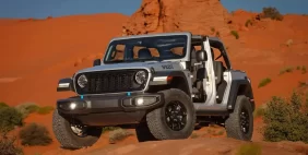 جيب رانجلر 2024: مستقبل سيارات الدفع الرباعي في تصميم أيقوني