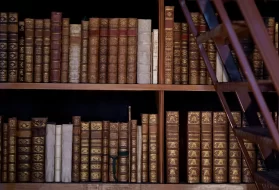 الابتكارات الرقمية للأرشيف والمكتبة الوطنية: تعزيز الهوية الثقافية