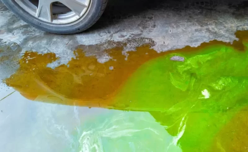 تسربات سوائل السيارة: دليل الألوان لتجنب الإصلاحات المكلفة