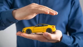 التأمين على السيارات: لماذا يجب أن تفكر في الشراء عبر الإنترنت؟