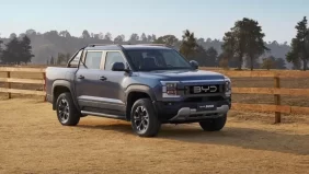 مقارنة بين بي واي دي شارك 6 و تويوتا هايلوكس: دليل مقارنة شامل