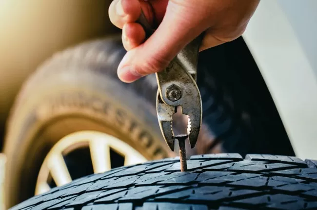 تلف الإطارات: أفضل الممارسات لفحص الإطارات بانتظام