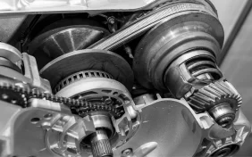 كل ما تريد معرفته عن ناقل الحركة CVT والأوتوماتيكي في الإمارات