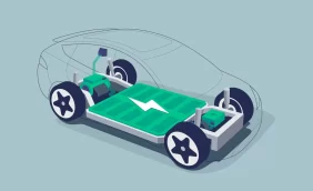 المدى، الشحن، والأمان: دليل بطاريات السيارات الكهربائية في الإمارات