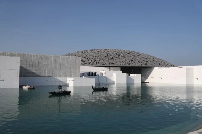 الإمارات: قصة نجاح حضاري في الموازنة بين الماضي والمستقبل