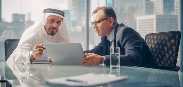 تكاليف فتح محل تجاري في الإمارات: تحليل شامل ومفصل