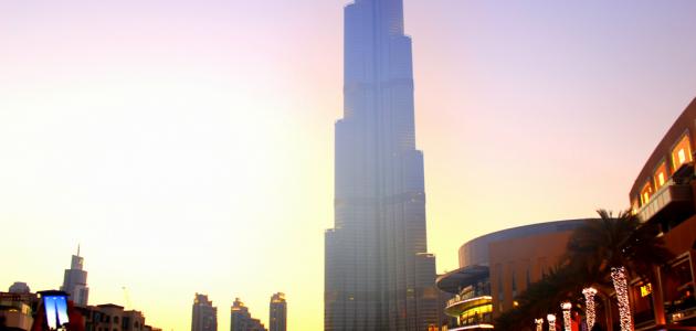 استكشاف دولة الإمارات العربية المتحدة: من الصحراء إلى العالمية