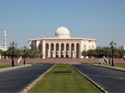 كلية طب الأسنان في جامعة الشارقة: كل ما يهم الطالب من معلومات