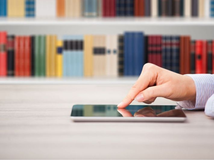 مكتبة جامعة الشارقة الإلكترونية: شريكك في رحلة التعلم والبحث
