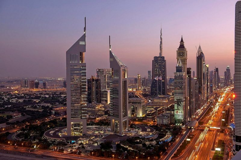 مرونة اقتصاد الإمارات: عوامل القوة والتكيف مع الأسواق المتغيرة