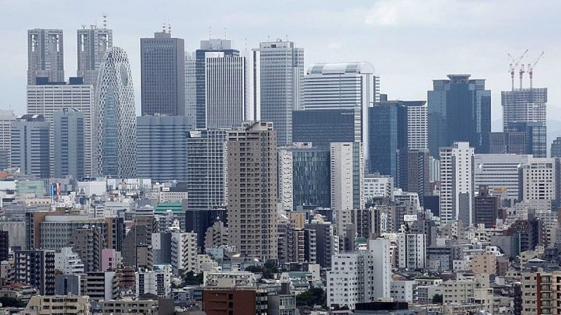 أداء الشركات في دبي وأبوظبي: نظرة على قطاع الاتصالات والطاقة في 2025