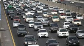 حادث مروري بالقرب من جسر القناة المائية يعطل حركة المرور