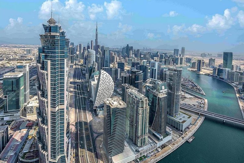 توقعات النمو في سوق دبي العقاري: نظرة على العوامل المؤثرة