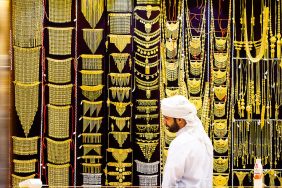أسعار الذهب تقترب من مستويات تاريخية: ما الأسباب؟