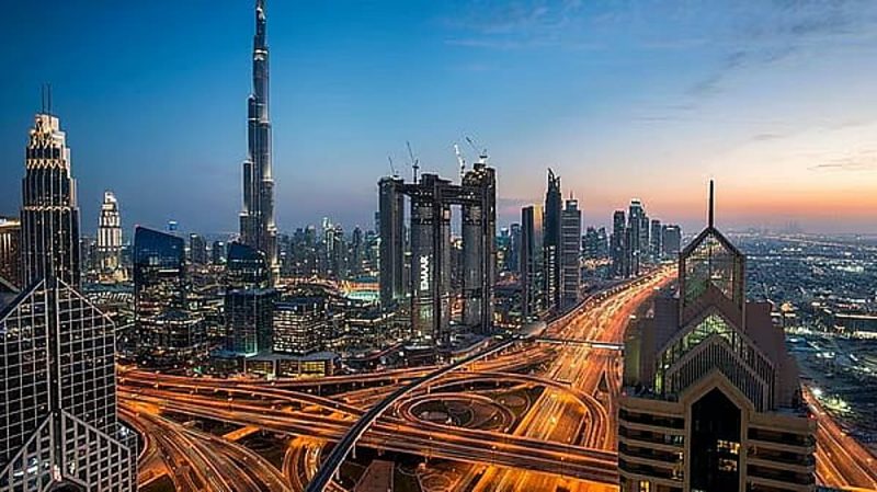 الإمارات تضاعف جهود تطوير شبكة الطرق لتعزيز النمو الاقتصادي