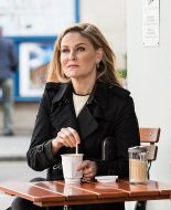 هالة غوراني: استكشاف الهوية من خلال عيون صحفية