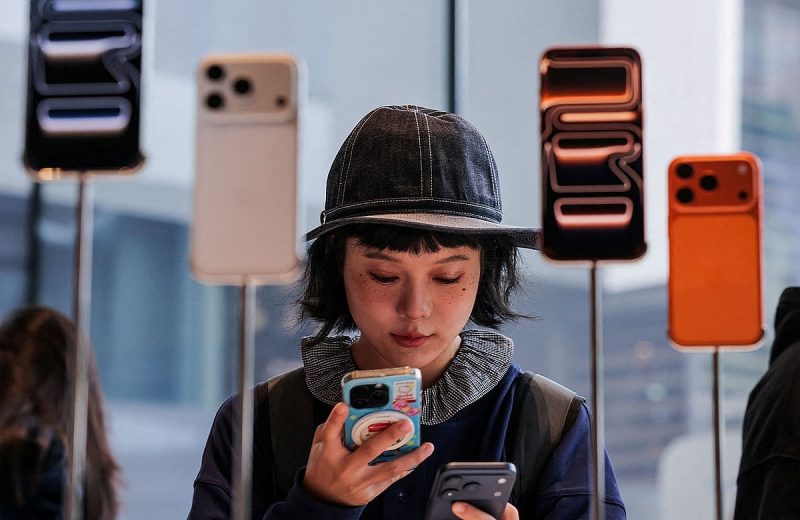 توقعات محللين: تحليل مبيعات iPhone 17 يحدد مستقبل آبل