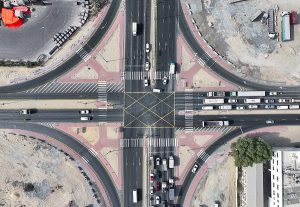 تطوير البنية التحتية للطرق في دبي: كيف تعزز دبي مكانتها كمدينة عالمية؟