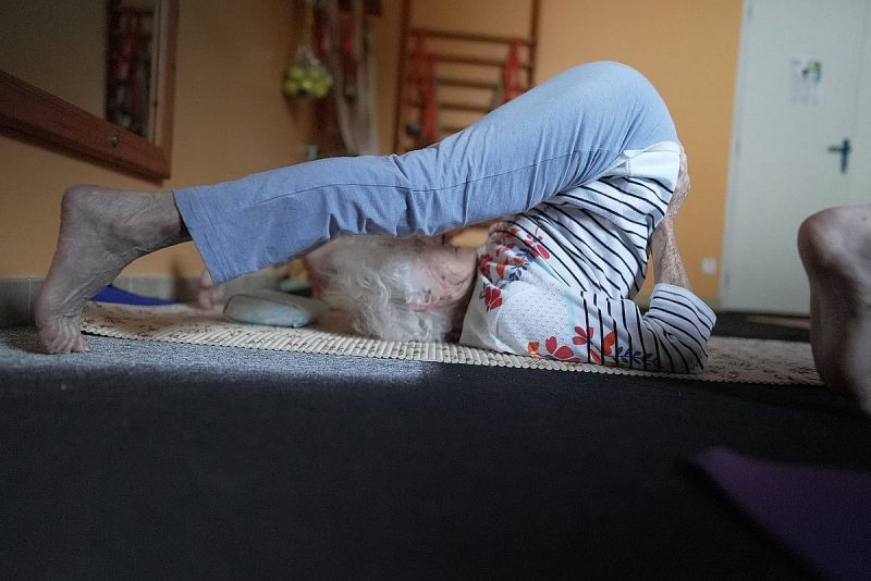 كيف غيرت اليوغا حياة شارلوت شوبان؟