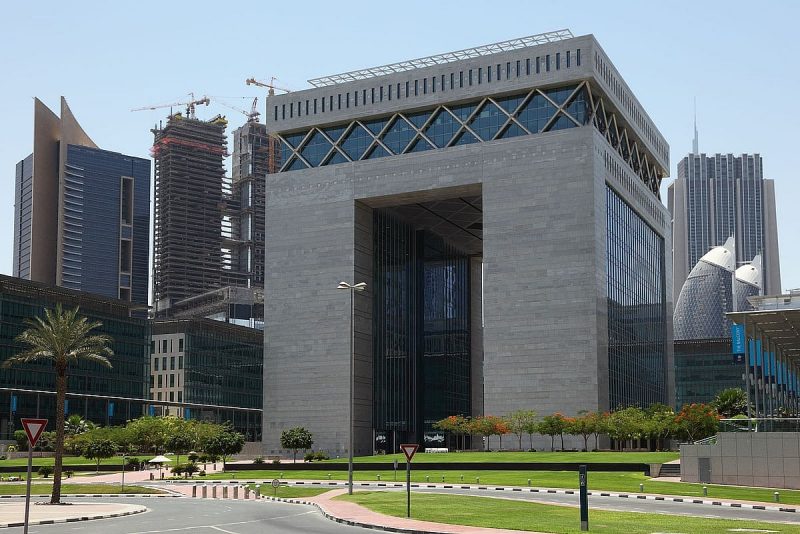 فرص وتحديات: الاستثمار الأجنبي المباشر في الإمارات في عام 2025