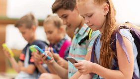 دليل شامل حول آلام الظهر لدى الأطفال: الأسباب والعلاج