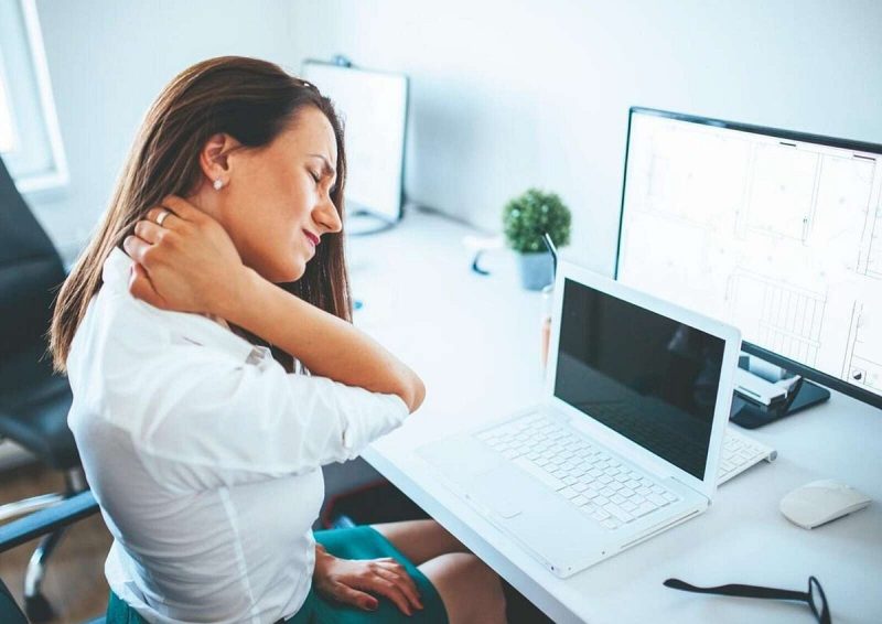 الرقبة التقنية: متى يجب عليك استشارة الطبيب؟ دليل الإمارات