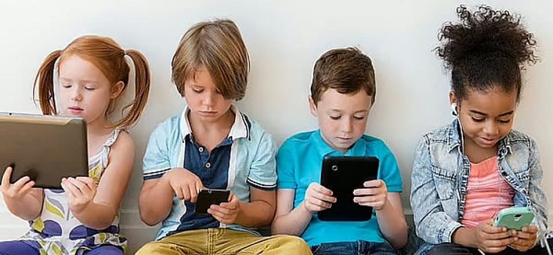 مستقبل صحة عيون أطفالنا في الإمارات في ظل تزايد قصر النظر