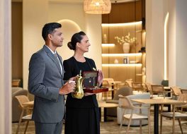 مركز طيران الإمارات للتميز في الضيافة الجوية: تفاصيل حصرية