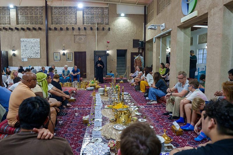 إفطار رمضاني في دبي: أبواب مفتوحة، عقول متفتحة